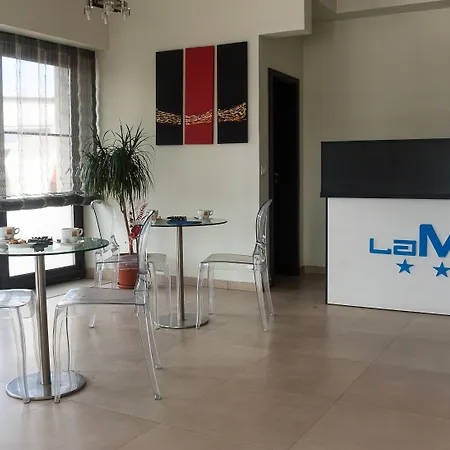 La 3*